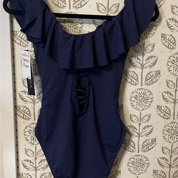 La Blanca Island Goddess Off-The-Shoulder Ruffled Tummy-Control Swimsuit Size 4 - Picture 7 of 9